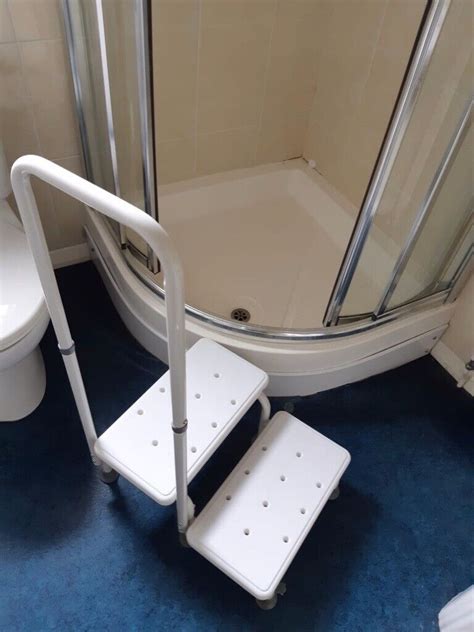 Non-Slip Bath Steps With Handle (As New Condition) | in Canterbury, Kent | Gumtree