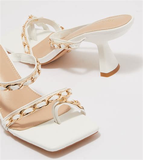 Buy DEEZEE @ CCC Toe Ring Chunky Heeled Sandals In White | 6thStreet Qatar