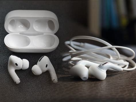 Wired vs Wireless Earphones, Headphones: What is best for you