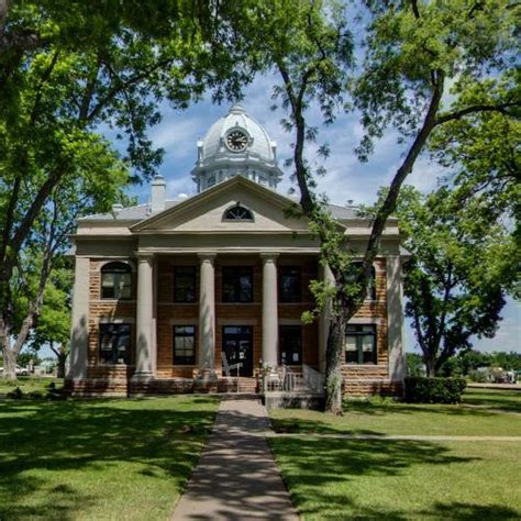 Mason County Courthouse in Mason, TX - Virtual Globetrotting