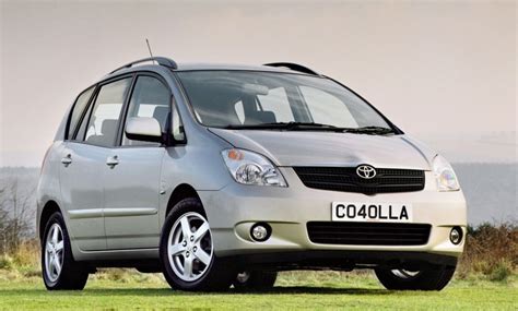 Toyota Corolla Verso I 2001 - 2004 Compact MPV :: OUTSTANDING CARS