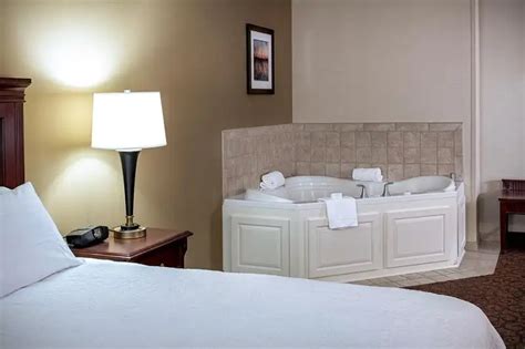 Hampton Inn Littleton (Littleton, NH): What to Know BEFORE You Bring Your Family