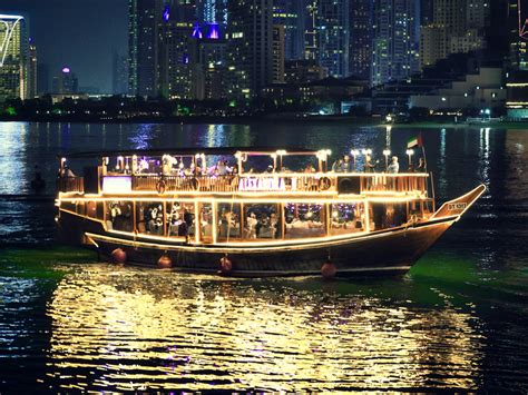 Tour Dubai Dhow Cruise-Dubai Fun Tour