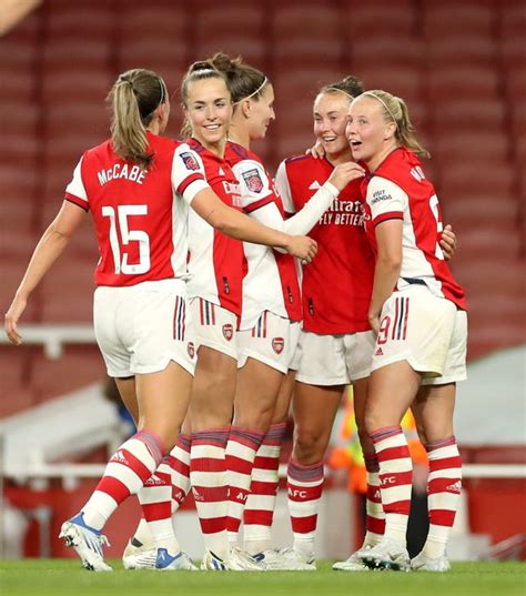 Caitlin Foord says she has ‘fallen in love’ with Arsenal after signing new deal | Redhill And ...