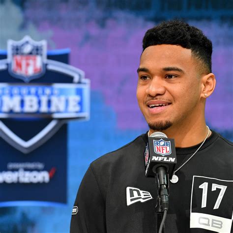 Look: Tua Tagovailoa Shows Off New No. 1 Dolphins Jersey on Twitter ...