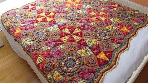 The Crochet Kaleidoscope Blanket Pattern | The Crochet Crowd