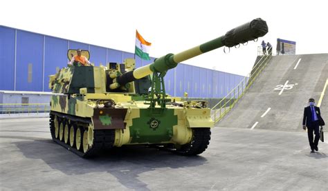 K-9 VAJRA TANK flagged off by Chief Minister - Journo Views