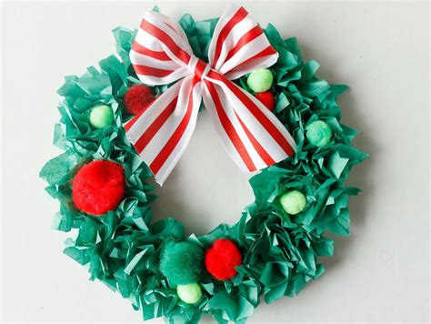 Tissue Paper Christmas Wreath Craft | Fun365