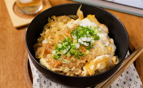 Katsu-Don (ข้าวหน้าหมูทอด)