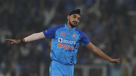 Arshdeep Singh Turns 24: A Look at Left-Arm Pacer's Best Bowling Performances - News18