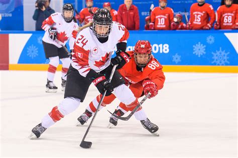 Team Canada advances to women's hockey gold medal game - Team Canada - Official Olympic Team Website