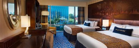 Guest Rooms & Amenities at Disneyland Hotel | Disney Meetings & Events