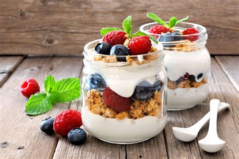 Yogurt Parfait with Granola and Berries - Calorie Control Council