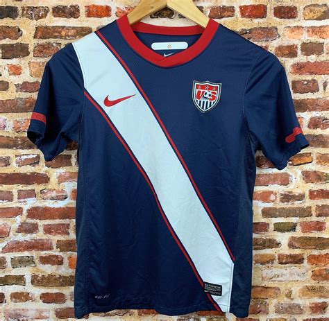 Us Women's Soccer Team New Jerseys - U.S. Soccer unveils new uniforms ahead of Copa America ...