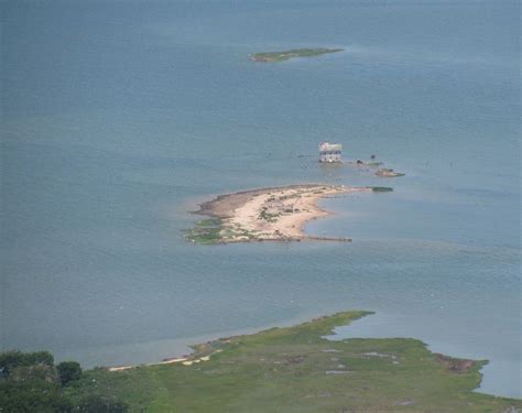 The Last House on Hollis Island (Chesapeake Bay, United States) | Island, Holland, Aerial view