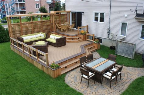 Traditional Deck - Traditional - Deck - Montreal