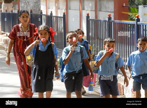 Hungry Child India Stock Photos & Hungry Child India Stock Images - Alamy