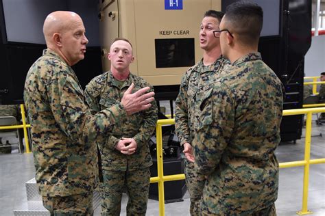 Highest-ranking Marine visits Fort Leonard Wood Marine Corps Detachment | Article | The United ...