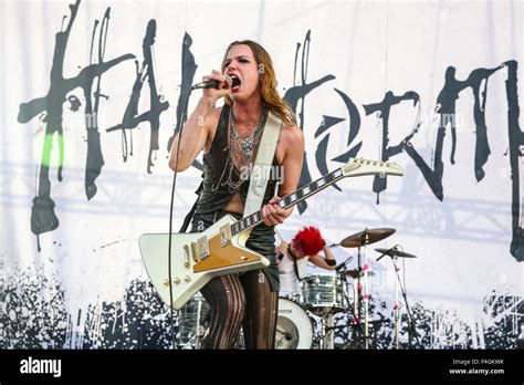 Halestorm band hi-res stock photography and images - Alamy