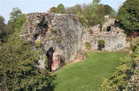 Ruthin - castle - Ancient and medieval architecture