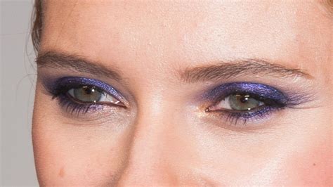 Scarlett Johansson Wore the Most Gorgeous Purple Eyeshadow in History ...