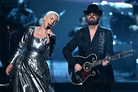 Eurythmics' Dave Stewart: Annie Lennox 'Won’t Be Touring Anymore'