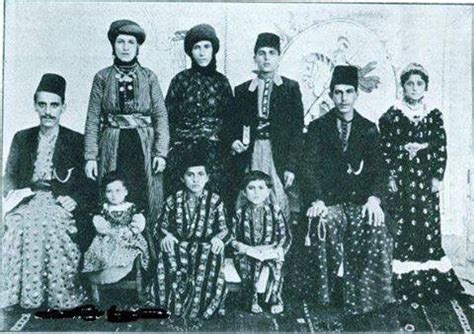 صورة تعود الى عام 1890 لعائلة عراقية آثورية . | History, Turkey history ...