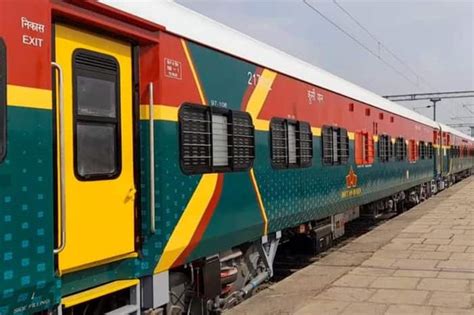 First Look: New Mumbai-Pune Deccan Queen Train Rolls Out From Chennai Coach Factory