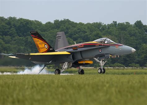 RCAF CF-18 Air Demo Team: The Hornet with a Sting