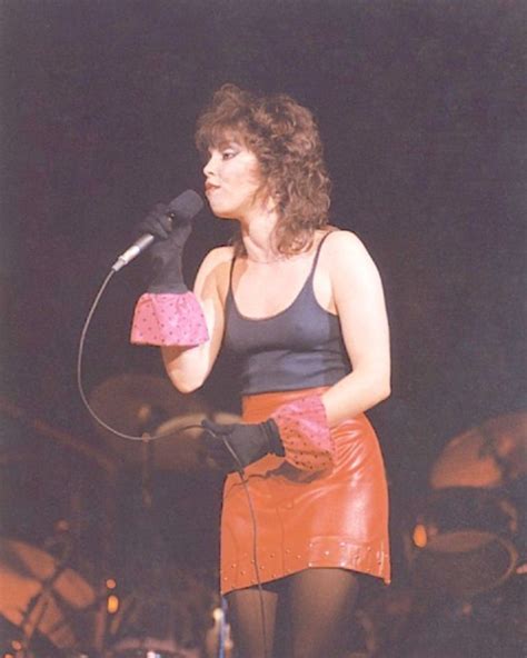 40 Fabulous Photos Show Fashion Styles of Pat Benatar in the Late 1970s and During the '80s ...