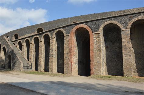 Ruins of Pompeii, Italy 8585565 Stock Photo at Vecteezy