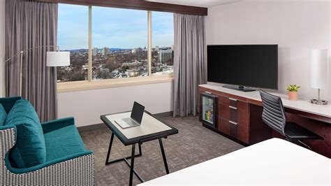 Boston Hotels with Balcony Views | Hyatt Regency Boston/Cambridge