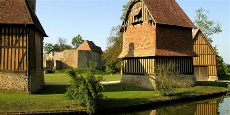 Crevecoeur castle | Authentic Normandy : Office de Tourisme Lisieux ...