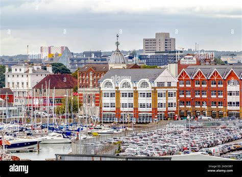 Southampton city centre park hi-res stock photography and images - Alamy