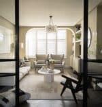 15 Beige and Black Living Room Ideas For An Elegant Contrast - Sleek ...