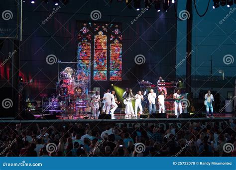 Earth Wind and Fire editorial image. Image of concerts - 25722070