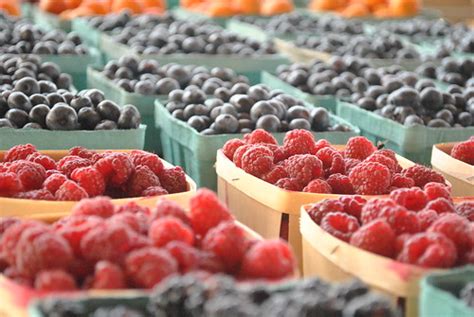 Fresh Berries | Farmers Market fresh raspberries anb blueber… | cookbookman17 | Flickr