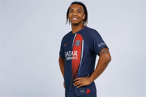 Lee Kang-In: 'Delighted to join Paris Saint-Germain' | Paris Saint-Germain