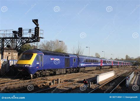 High Speed Train Leaving Oxford Railway Station Editorial Photo - Image ...