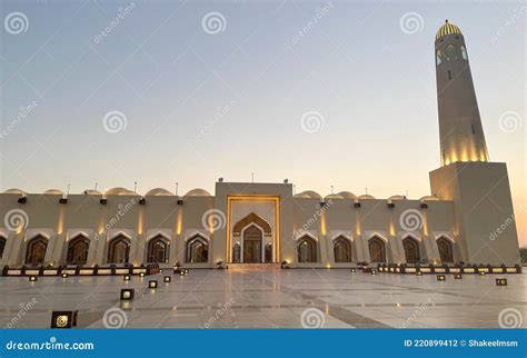 Imam Abdul Wahab Mosque: the Qatar State Grand Mosque Mosque Stock ...