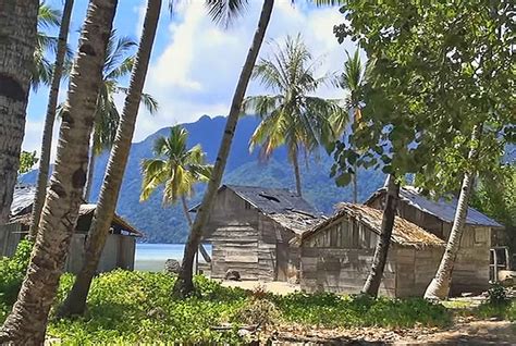 Seram Island | Maluku Islands Indonesia | Roamindonesia.com