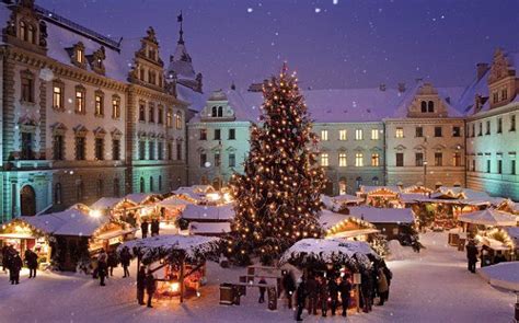 Wake up and smell the gingerbread on a Christmas markets river cruise ...