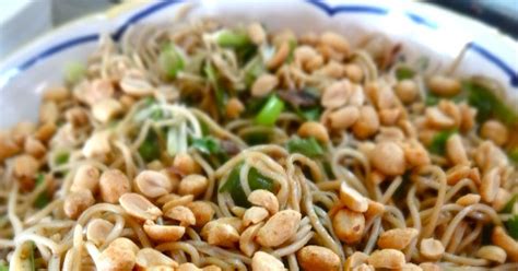 Scrumpdillyicious: Richard's Spicy Dragon Noodles with Peanuts