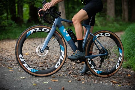 Which Gravel Wheel Is Best? 700c vs 650b – FLO Cycling