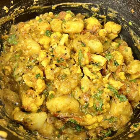 Potato Cauliflower Curry - Easy and Delicious - GettyStewart.com