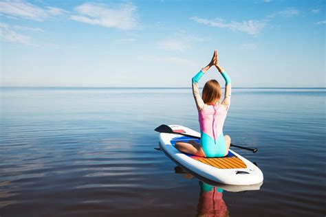 Paddle yoga : tout ce qu'il faut savoir pour se lancer - Atout Nautic