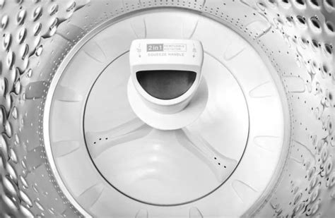 Whirlpool Launches Top Load Washer with Removable Agitator