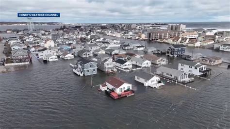 High tide causes roads in Hampton Beach, other NH towns to flood