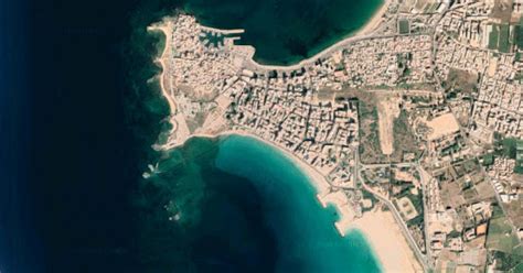 How Alexander Turned The Island of Tyre Into a Peninsula | Amusing Planet