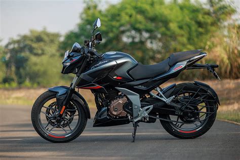 Bajaj Pulsar N250 Price, Images, Mileage & Reviews